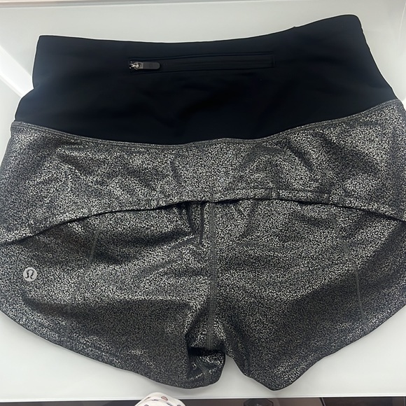 They are perfect condition! only worn 2 times - Picture 2 of 4